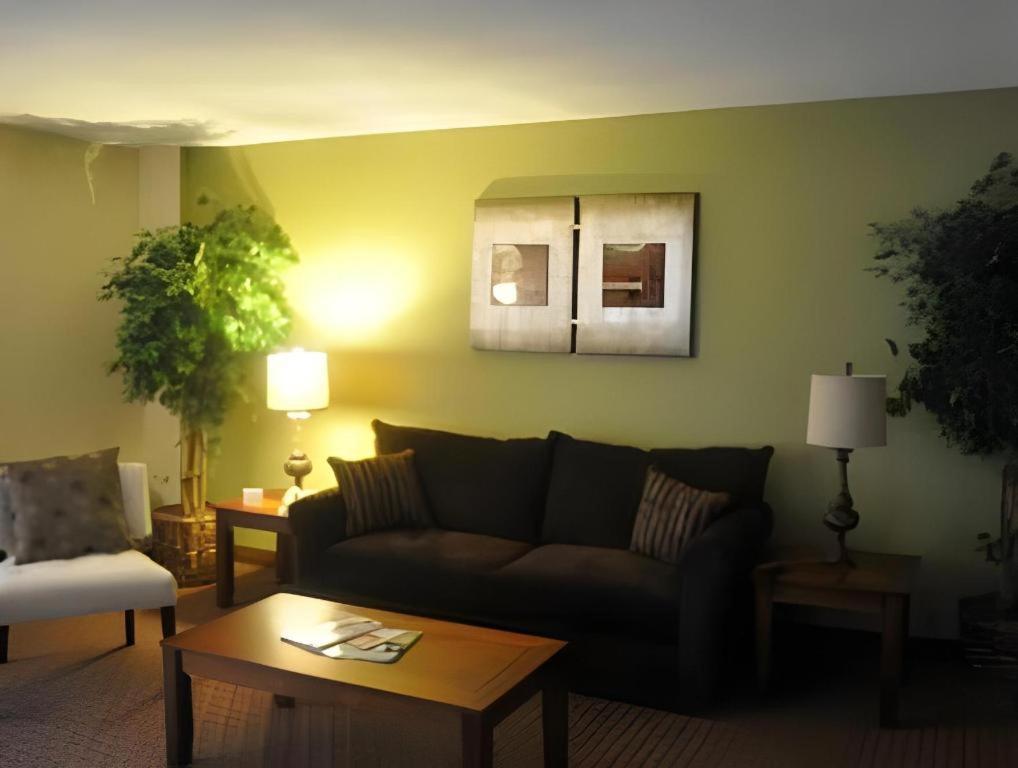 Garden Plaza Hotel Saddle Brook Exteriör bild