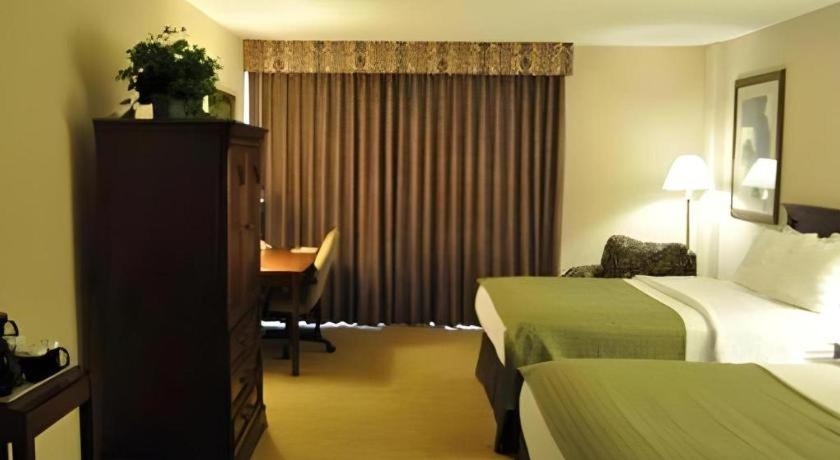 Garden Plaza Hotel Saddle Brook Exteriör bild