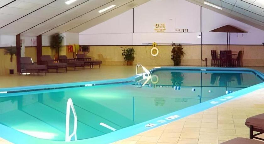 Garden Plaza Hotel Saddle Brook Exteriör bild