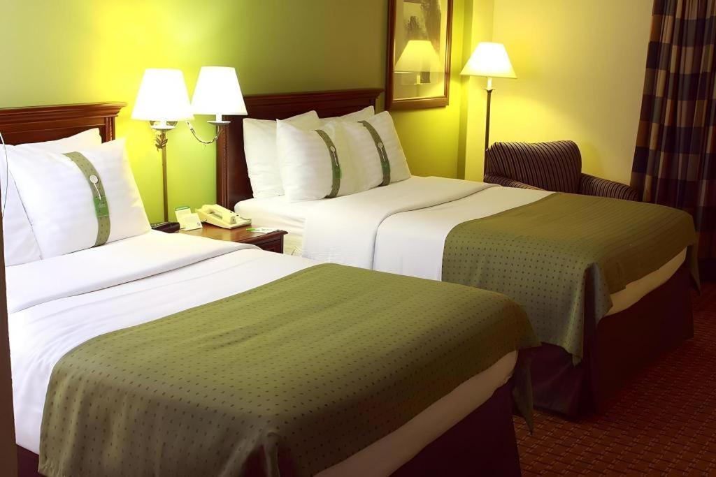 Garden Plaza Hotel Saddle Brook Exteriör bild