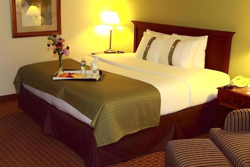 Garden Plaza Hotel Saddle Brook Exteriör bild
